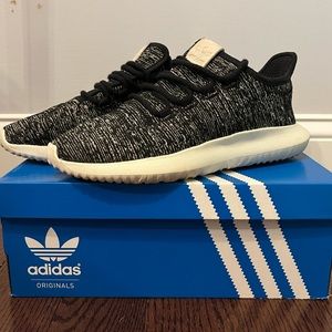 B&W Adidas Sneakers (W6)